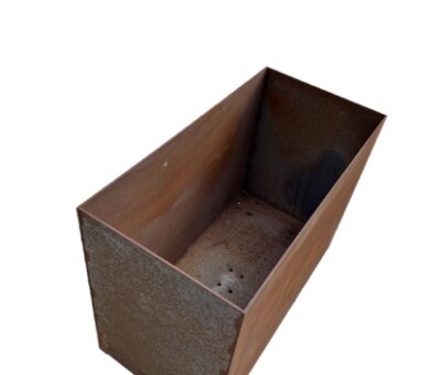 Plantekumme i 5 mm rust st&aring;lplade med skjulte hjul 80 x 40 x 60 cm