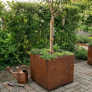 Plantekumme i 5 mm stålplade med målene 40 x 40 x 35 cm