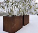 Plantekumme i 5 mm stålplade med målene 80 x 40 x 60 cm.