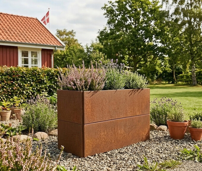 Plantekumme med skjulte hjul måler 120 x 40 x 50 cm