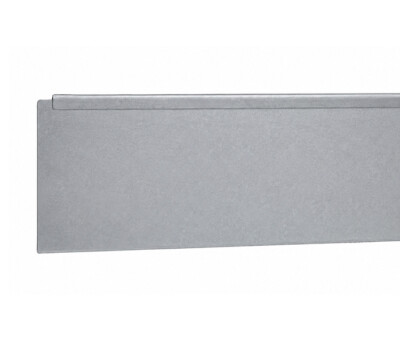 Gr&aelig;skant i 0.8mm varmgalvaniseret plade 15 x 195 cm.