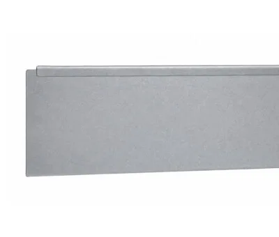 Gr&aelig;skant i 0.8mm varmgalvaniseret plade 15 x 195 cm.