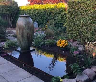 Spejlbassin i 5 mm sort lakeret med m&aring;lene  200 x 100 x 10 cm