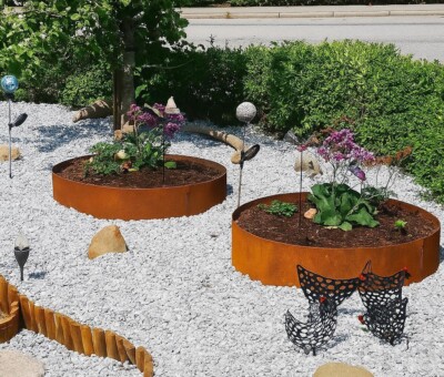 Rundt h&oslash;jbed rusten uden sneglekant H40 cm