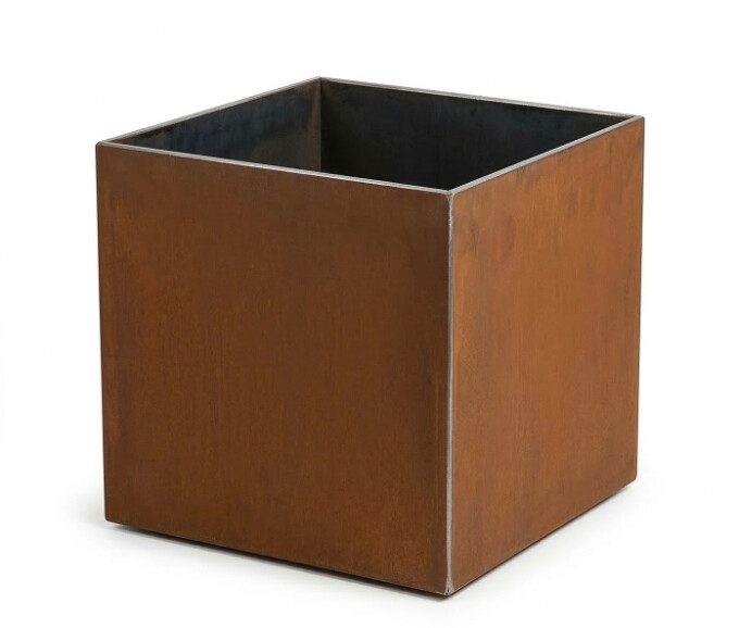 Corten stål skjuler på hjul til en plant growers